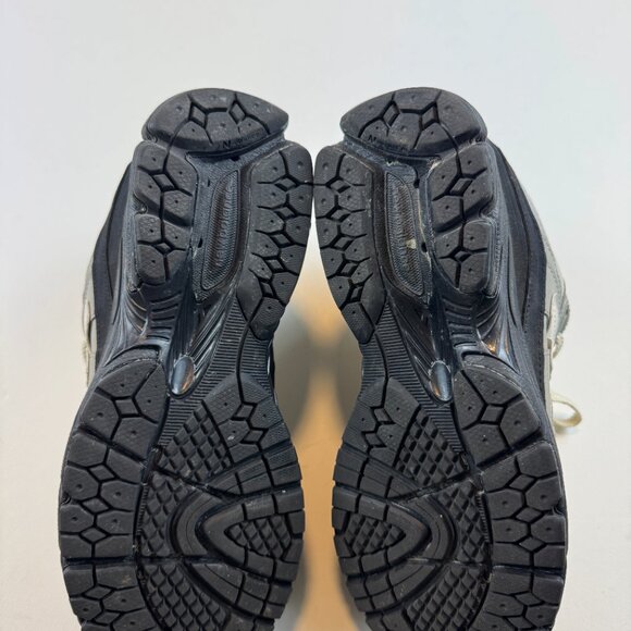 New Balance x Basement 2002R - Picture 5 of 6